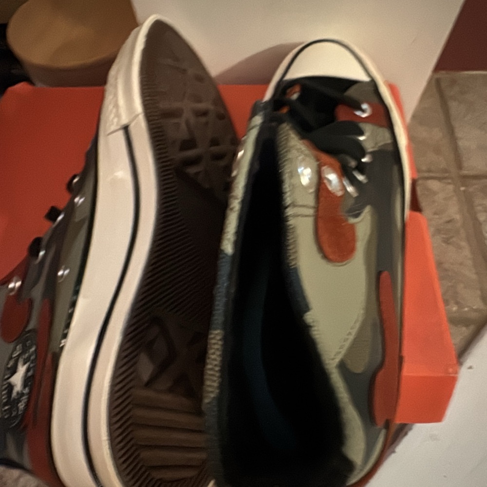 Converse All Stars
Camo Chuck Taylor
70 High tops “Field surplus” size 7.5 - Picture 9 of 13